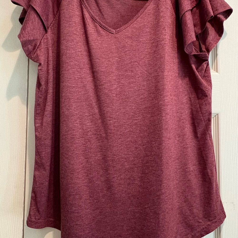 Chic Burgundy V-Neck Short Sleeve Tee